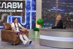 Мариан Бачев като Грета Тунберг