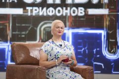Мариан Бачев като Доктор Емилова