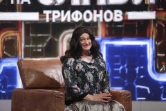 Мариан Бачев като Наталия Кобилкина