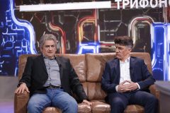 Тодор Башиянов и Мариан Бачев в образите на Боби Михайлов и Емил Костадинов