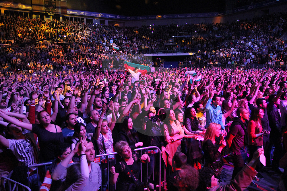 Кишинев арена. Арена Мытищи концертный зал. Chisinau Arena концерт. Бишкек Арена концерт. Концертный зал в Мытищах фото зала.