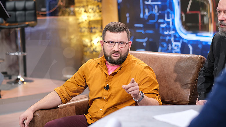 Вечерното шоу на Слави Трифонов - гостува Александър Иванов